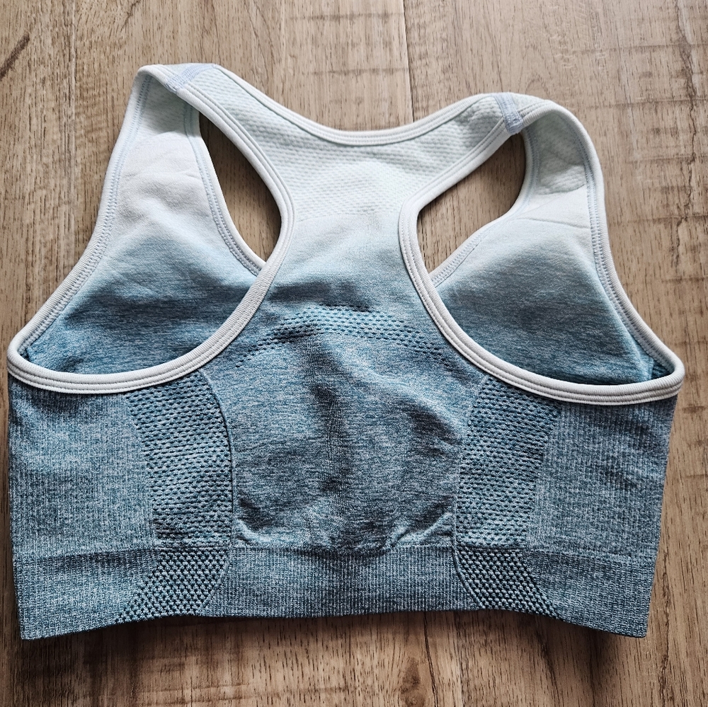 Blue/White Ombre Workout Set - Picture 5 of 6